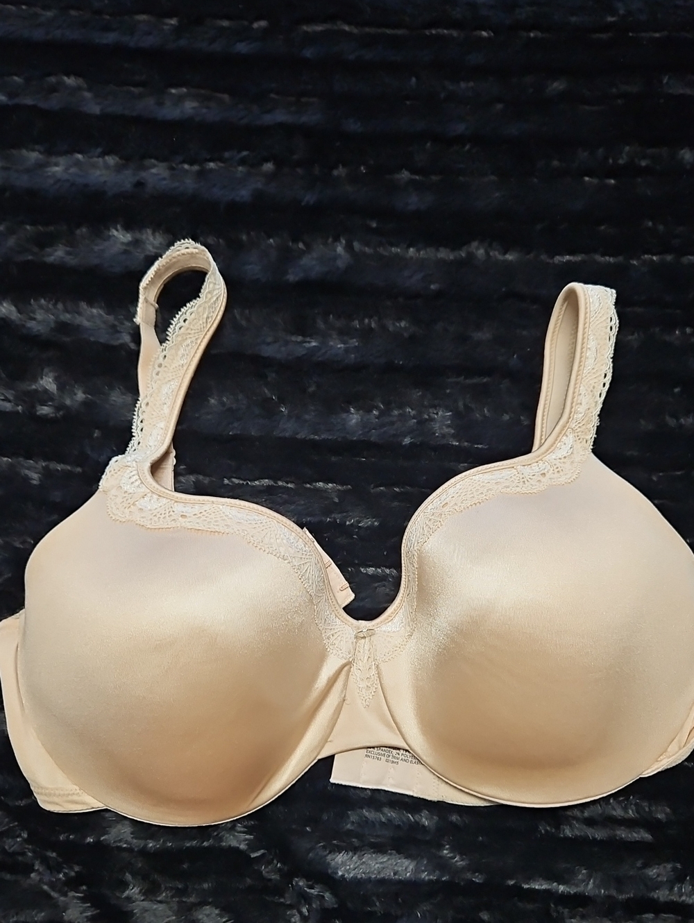 Everyday Smooth Contour Bra in Nude With Lace Trim